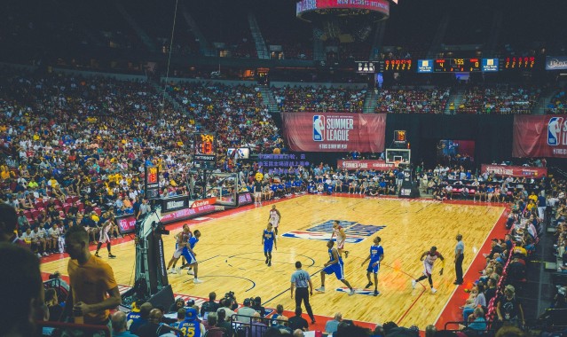 爱游戏平台中心_中超联赛第19轮，云南玉昆主场迎战上海申花，首发名单公布